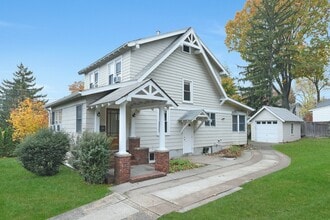 Building Photo - 195 Hillside Ave