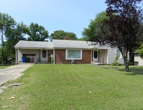 Building Photo - 366 Goshen Ave