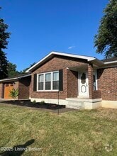 Building Photo - 203 Hollywood Dr
