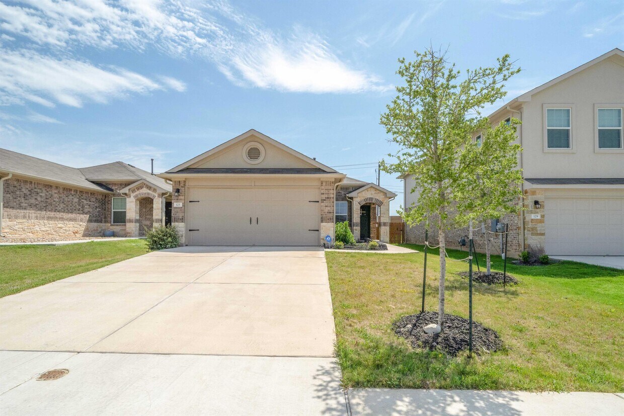 Primary Photo - 125 Frederick Dr