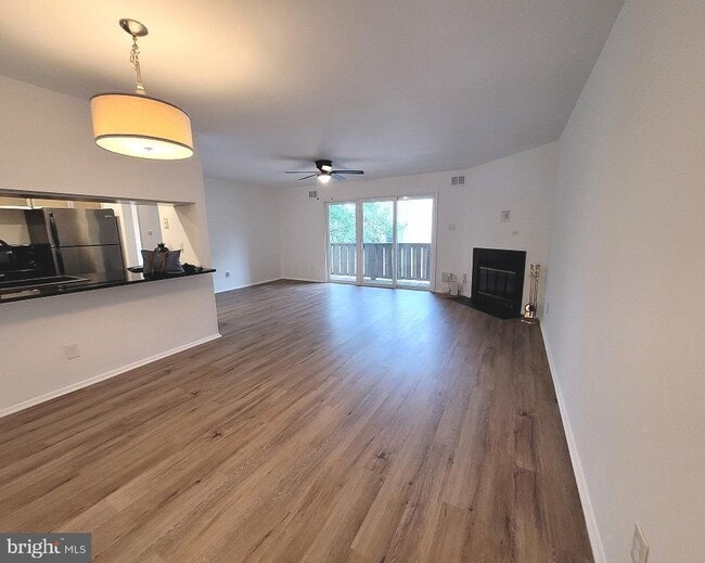 Foto del edificio - 808 Hickory Cir