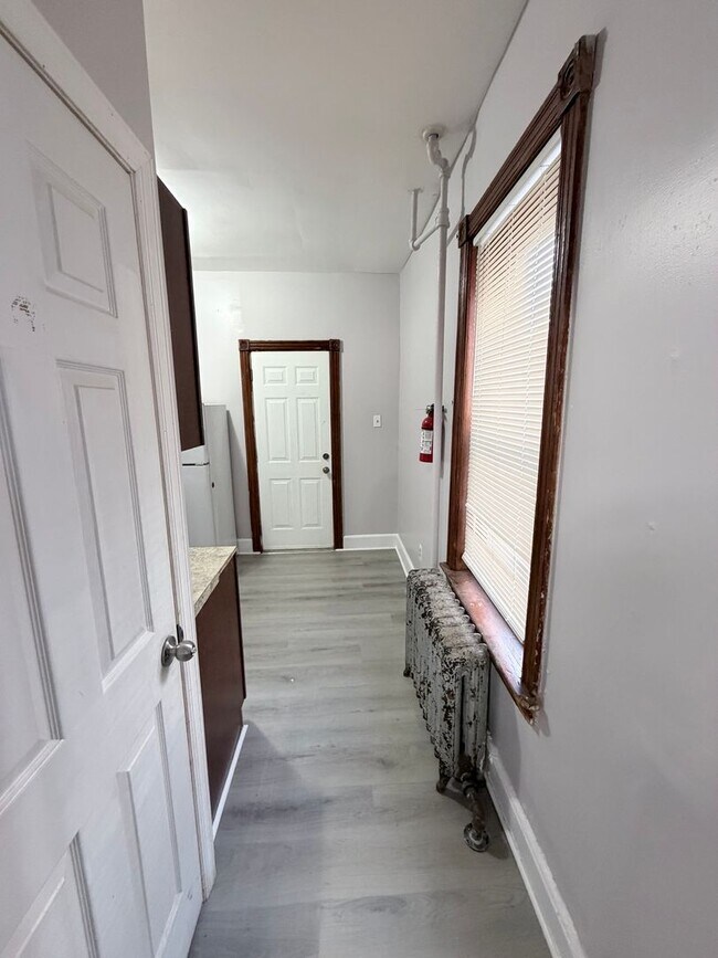 Building Photo - 659 Second St