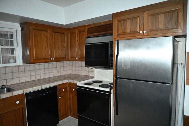 Building Photo - 14702 Dickens St