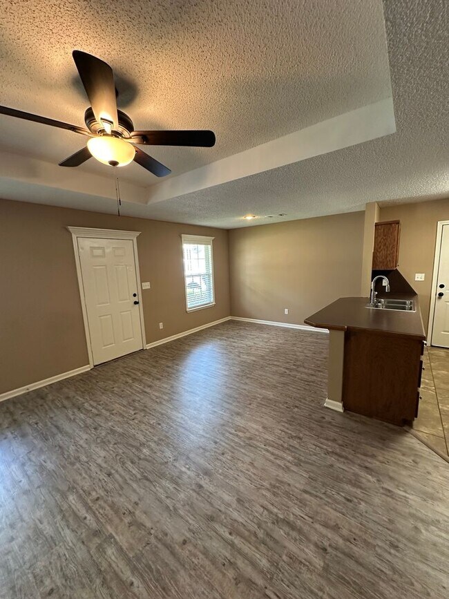 Building Photo - 107 Butterfield Crossing