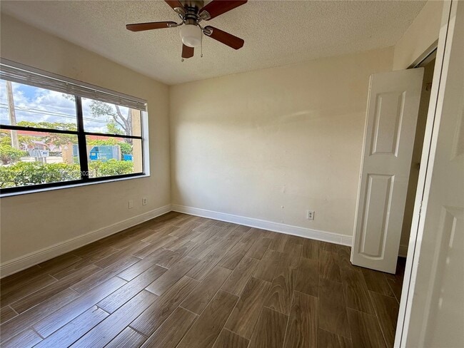 Building Photo - 11130 Royal Palm Blvd