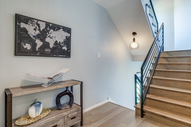 Foto del edificio - 6100 Hudson Street, Unit 1