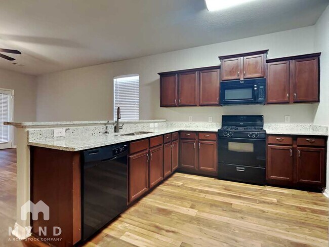 Foto del edificio - 306 Lazy Pine Ct