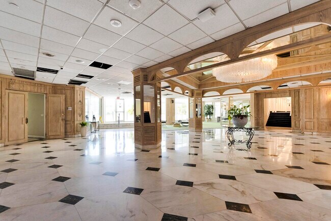 Foto del edificio - 3180 S Ocean Dr