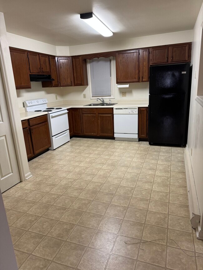 Foto del edificio - 14765 Sherwood Dr