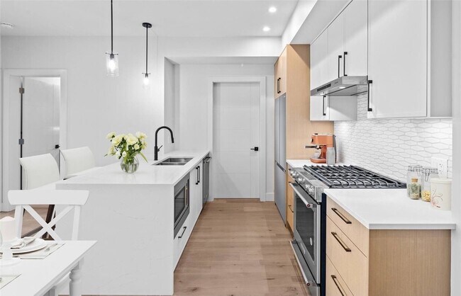 Photo du bâtiment - 9818 Fourth St
