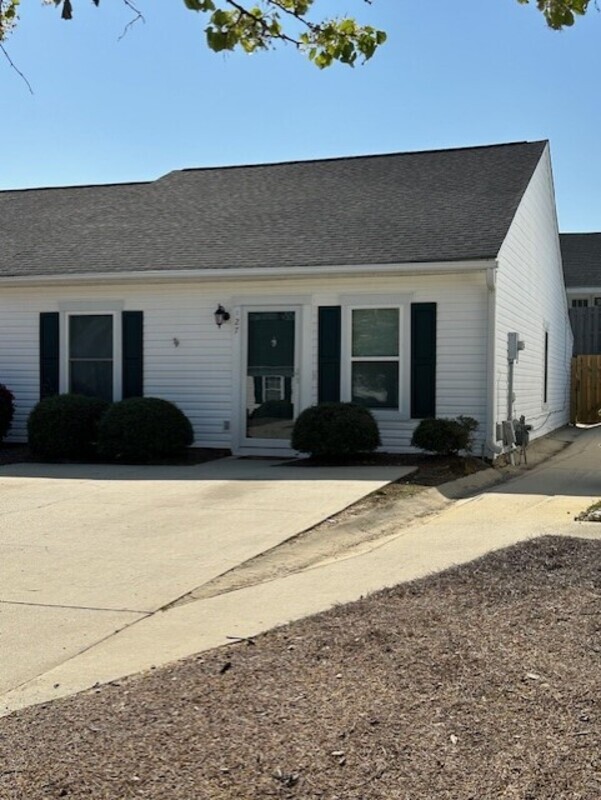 Building Photo - 127 Heritage Village Ln