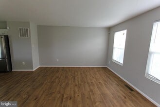 Building Photo - 123 Singleton Way