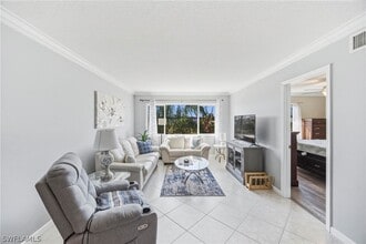 Building Photo - 1010 Manatee Rd