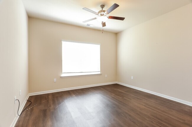 Foto del edificio - 8072 Hagood St