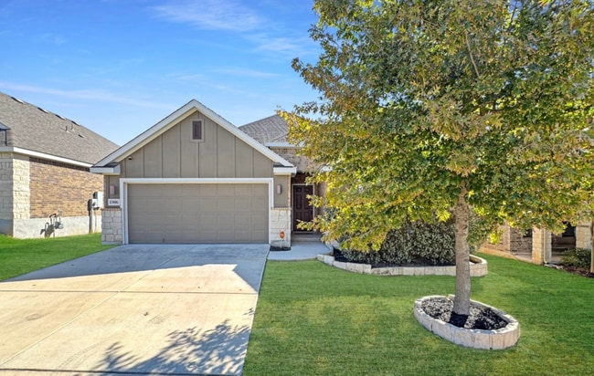 Building Photo - 13806 Quiet Fox Ln