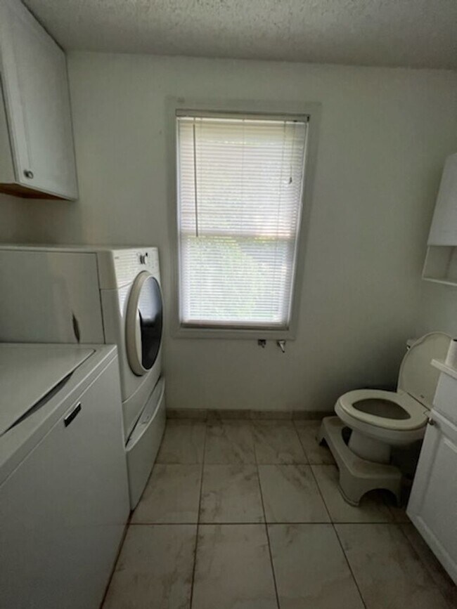 Foto del edificio - West Asheville Rental
