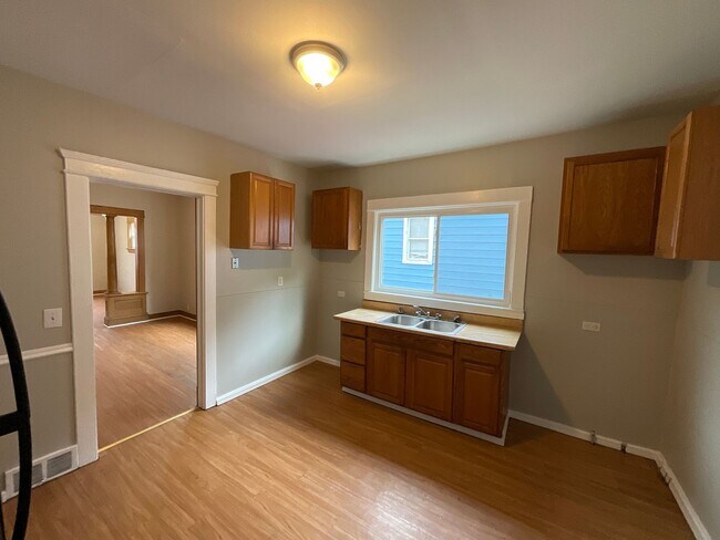 Building Photo - 3392 West 49th Street