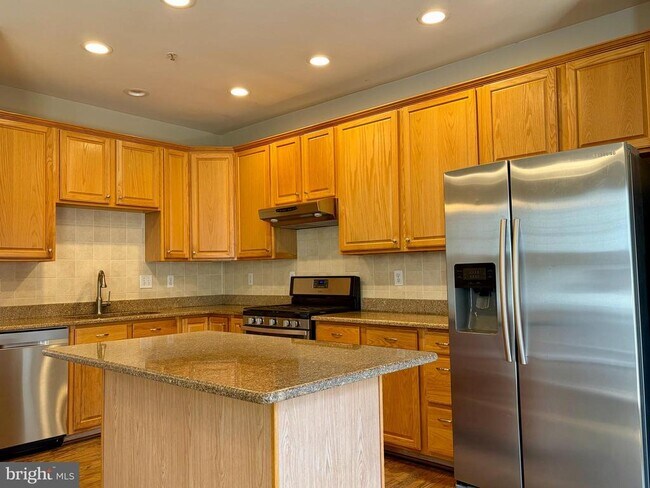 Foto del edificio - 6036 Helmsman Way