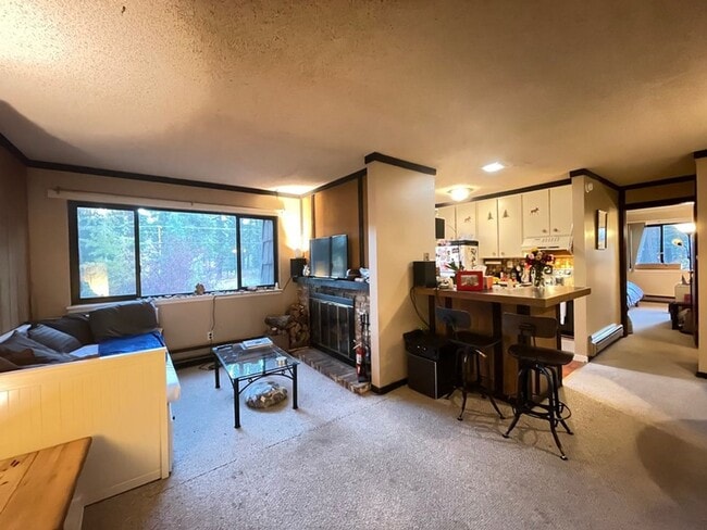 Building Photo - New Listing! LONG TERM: Great Amenities! Spacious Interior! Private Beach!
