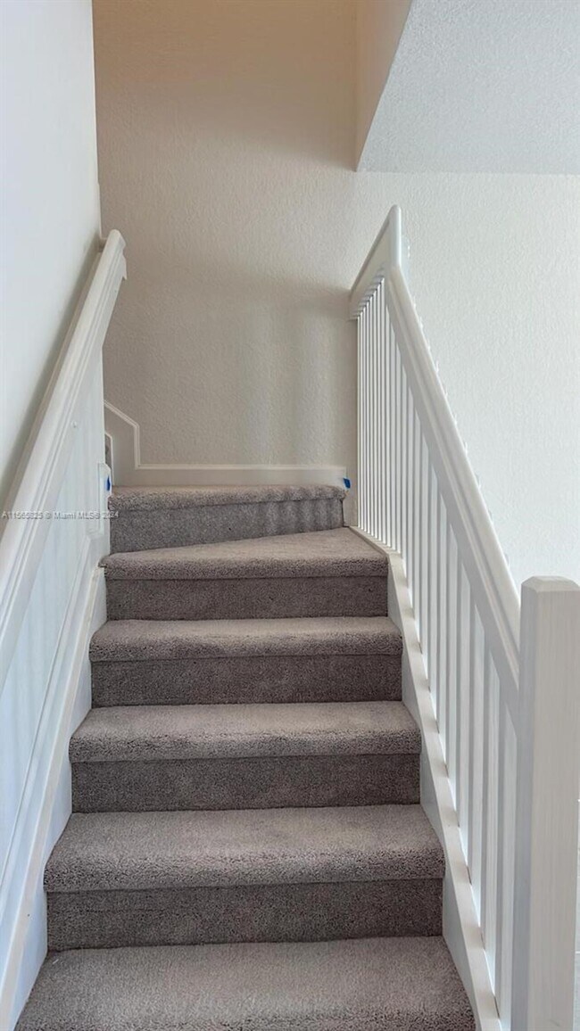 Building Photo - 2611 SE 10TH ST