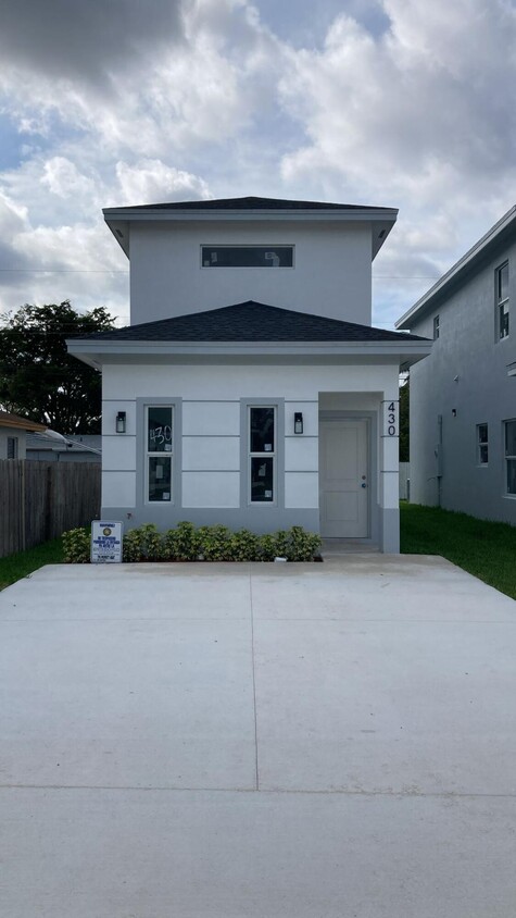 Foto principal - 430 NW 13th Ave