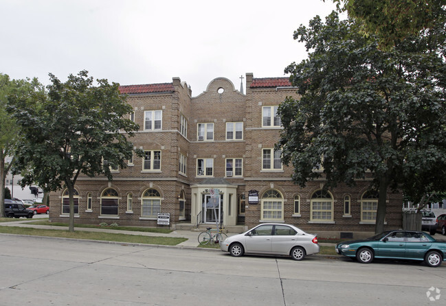 Building Photo - Fairmount Apartments