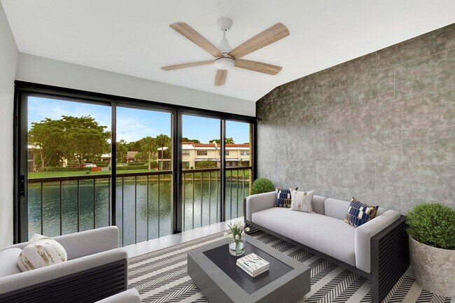 Foto del edificio - 7898 Eastlake Dr