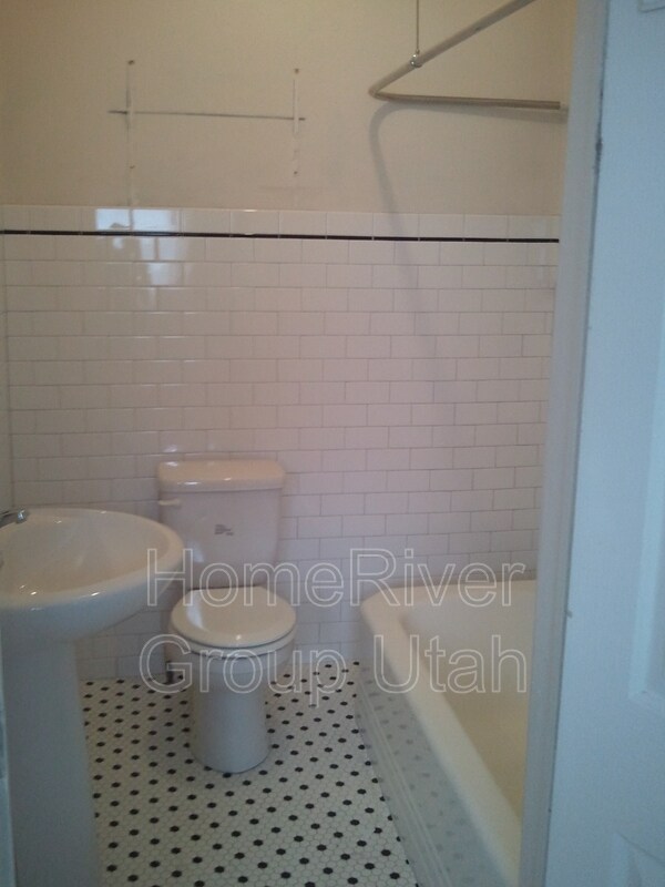 Building Photo - 1073 Norris Pl