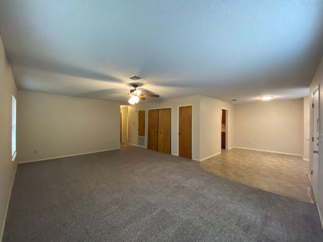 Foto del edificio - 2/2 Apartment on The Hill! Minutes from La...