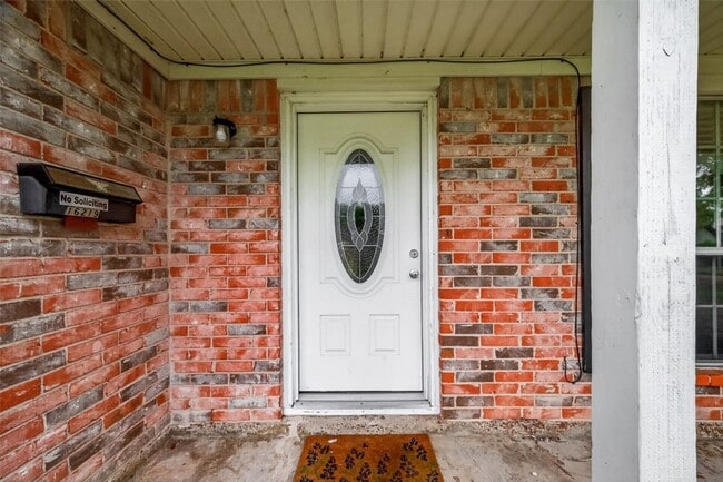 Building Photo - 16219 Rill Ln