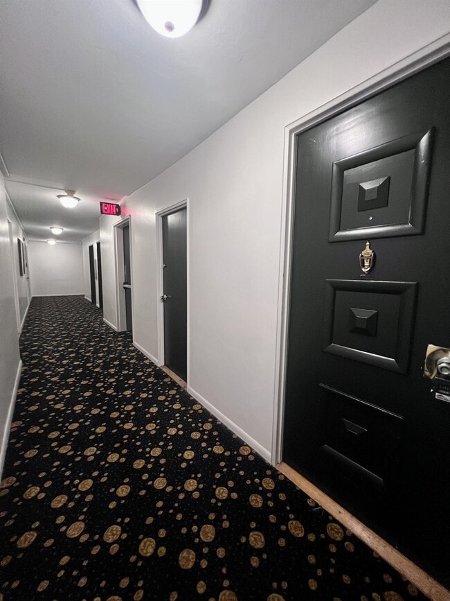 Foto del edificio - 1301 N Harrison St
