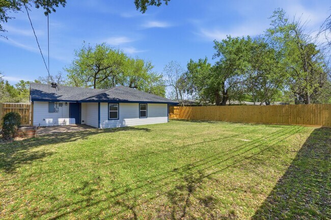 Foto del edificio - 5962 Ridgeway Dr