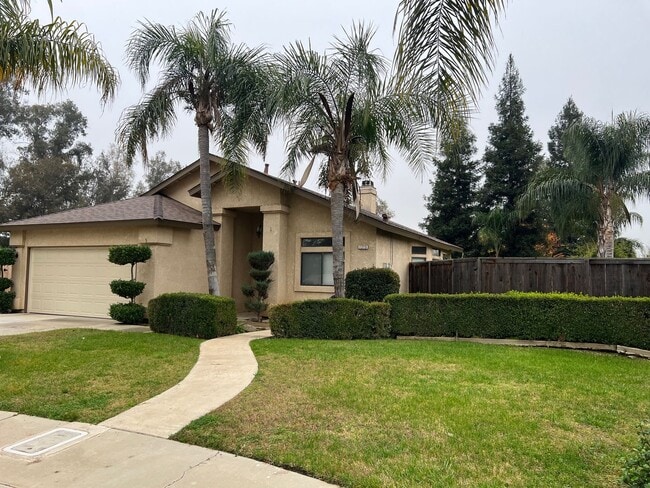 Building Photo - Beautiful Family Home