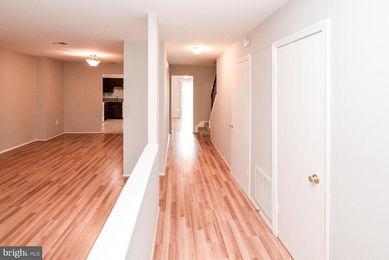 Primary Photo - 15043 Cherrywood Dr