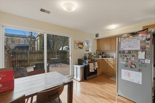 Photo - 1631 W Belle Plaine Ave House