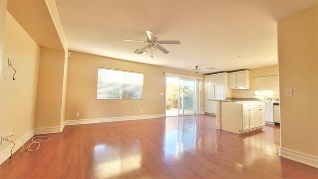 Building Photo - 229 Fairway Woods Dr