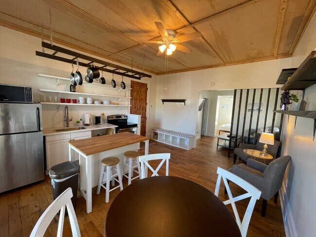 Foto del edificio - 620 N Limestone