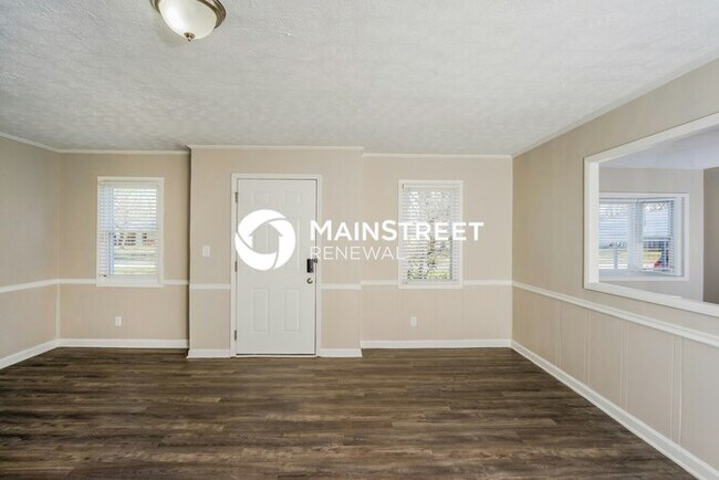 Foto del edificio - 3 Bedroom Pet-Friendly Home in LOUISVILLE, KY with Main Street Renewal