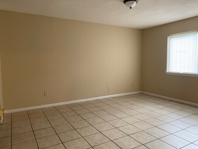 Foto del edificio - Two Bedroom Two Bath in the Shelby Meadows...