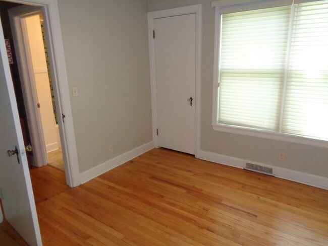 Building Photo - 1411 Crane Ct