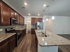 Building Photo - 2111 Levant Ln