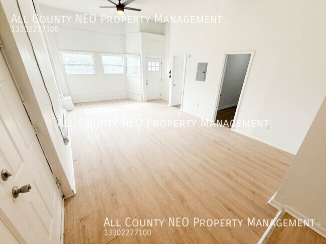 Foto del edificio - 2649 E 110th St