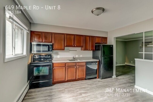 Foto del edificio - 649 W Maple Rd