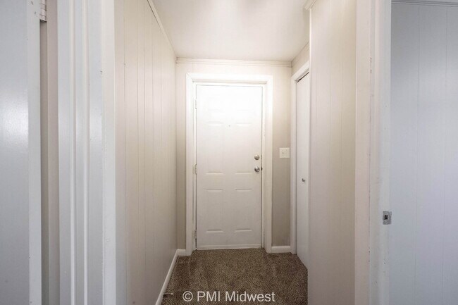 Foto del edificio - "Charming 1-Bedroom Apartment in Avon with...