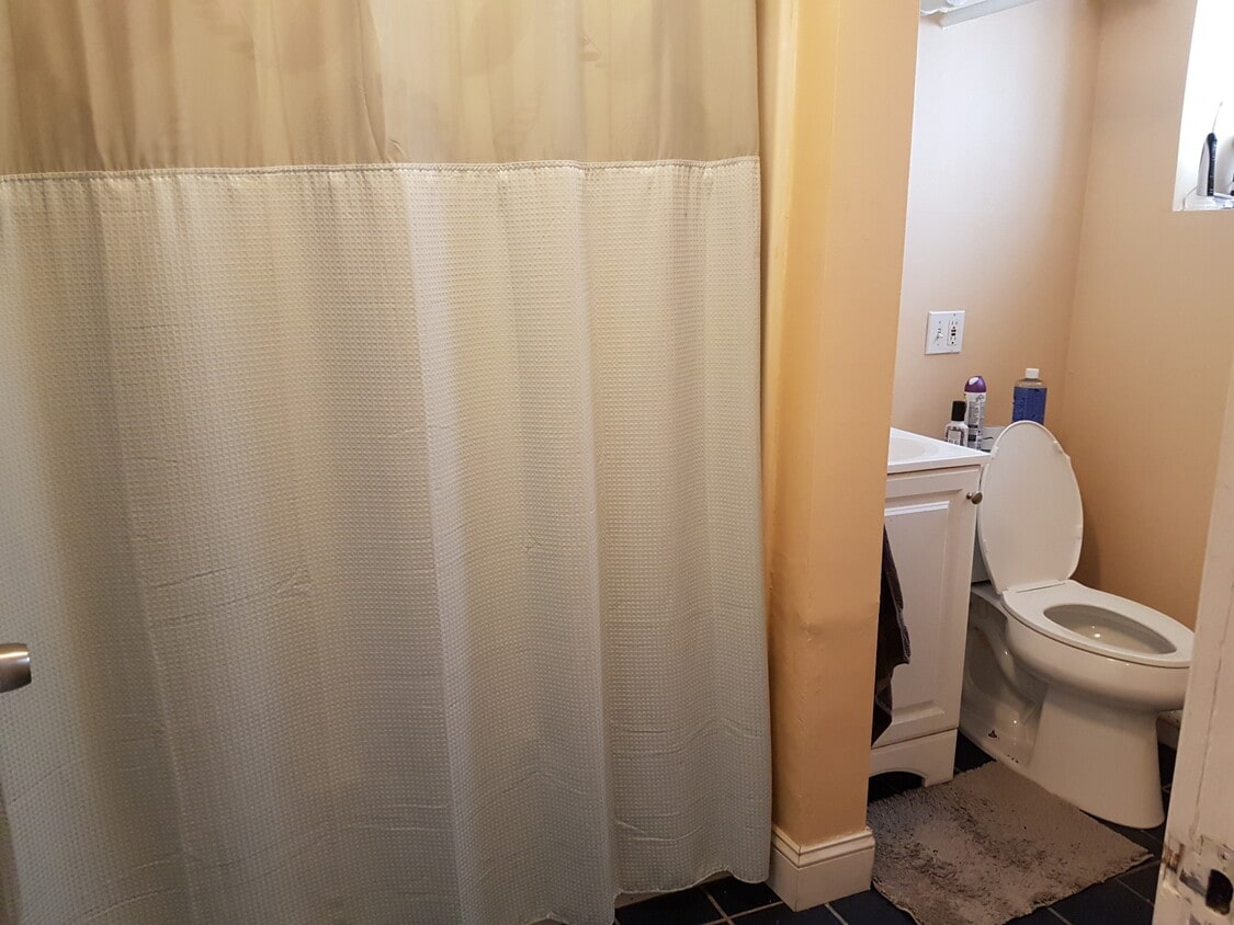 Building Photo - 125 Pleasant St