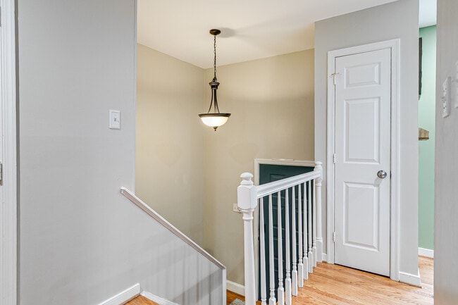 Building Photo - 12127 Shore View Dr