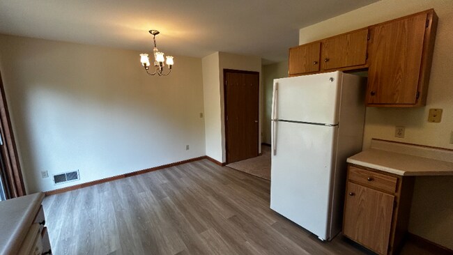Building Photo - 4210 Menga Dr