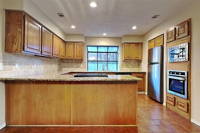 Building Photo - 14207 Vanessa Cir