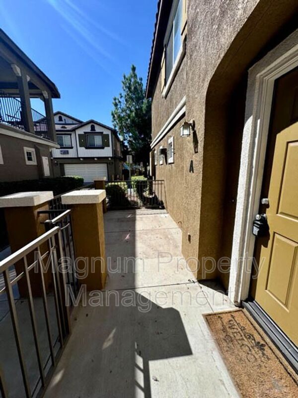 Building Photo - 25826 Iris Ave