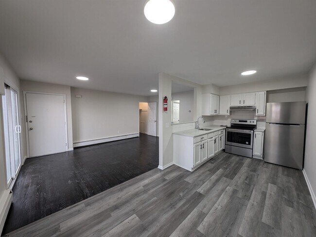 Building Photo - 2305 Sheldon Ave